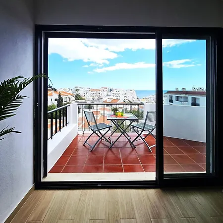 Isas Sea View Down Town דירה